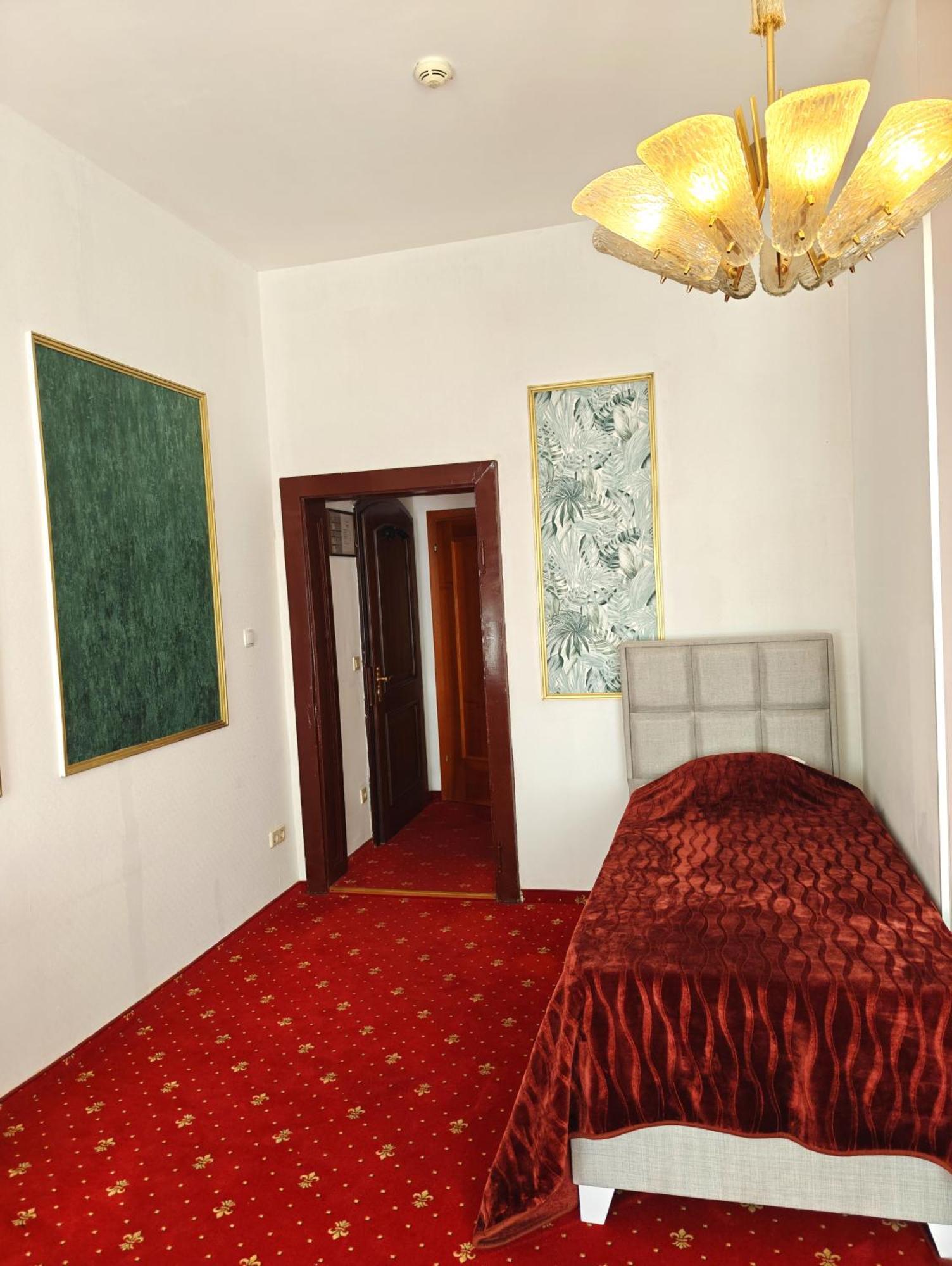 Hotel Viktoria Wien Ngoại thất bức ảnh