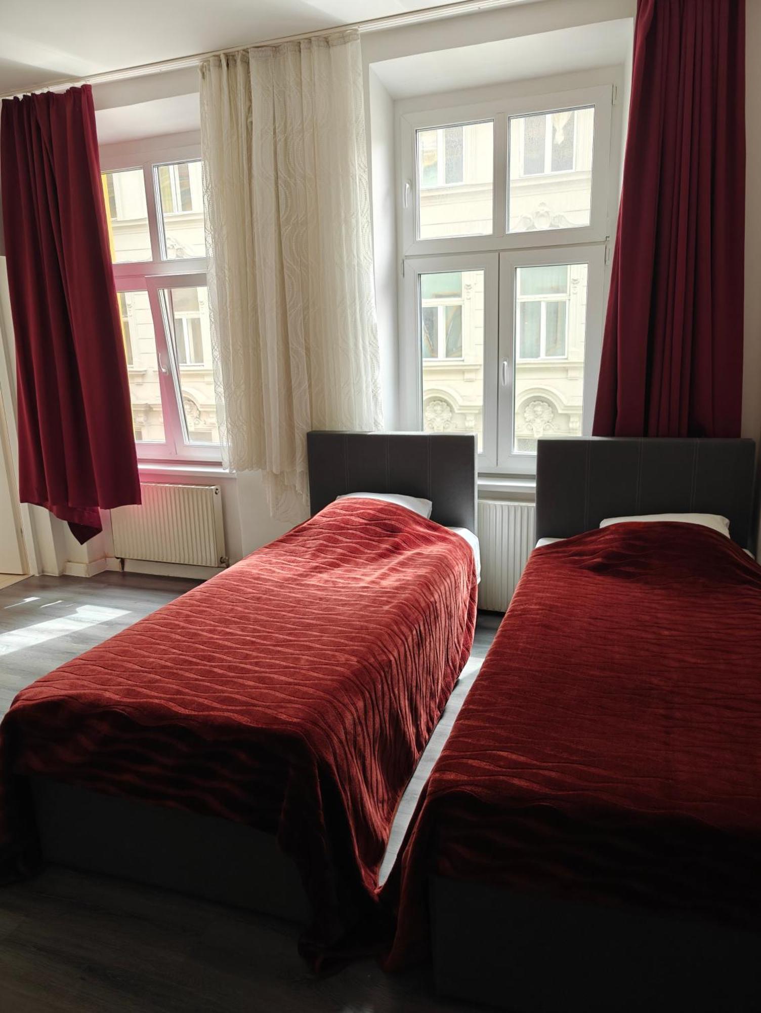 Hotel Viktoria Wien Ngoại thất bức ảnh