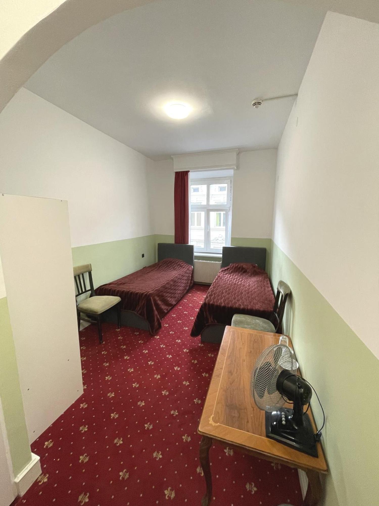 Hotel Viktoria Wien Ngoại thất bức ảnh