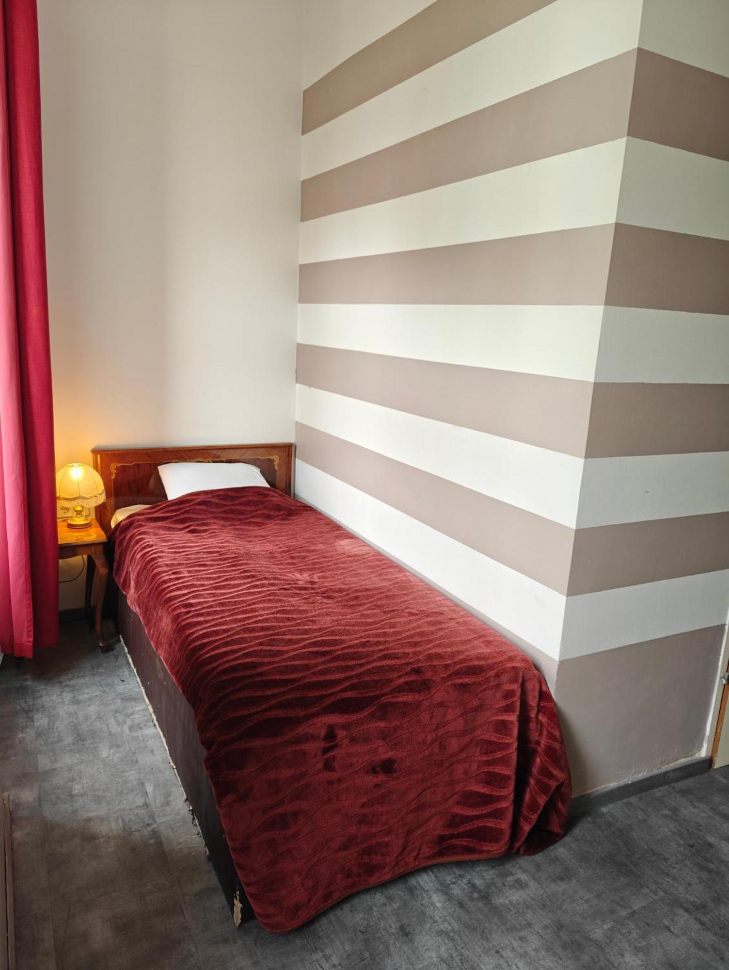 Hotel Viktoria Wien Ngoại thất bức ảnh